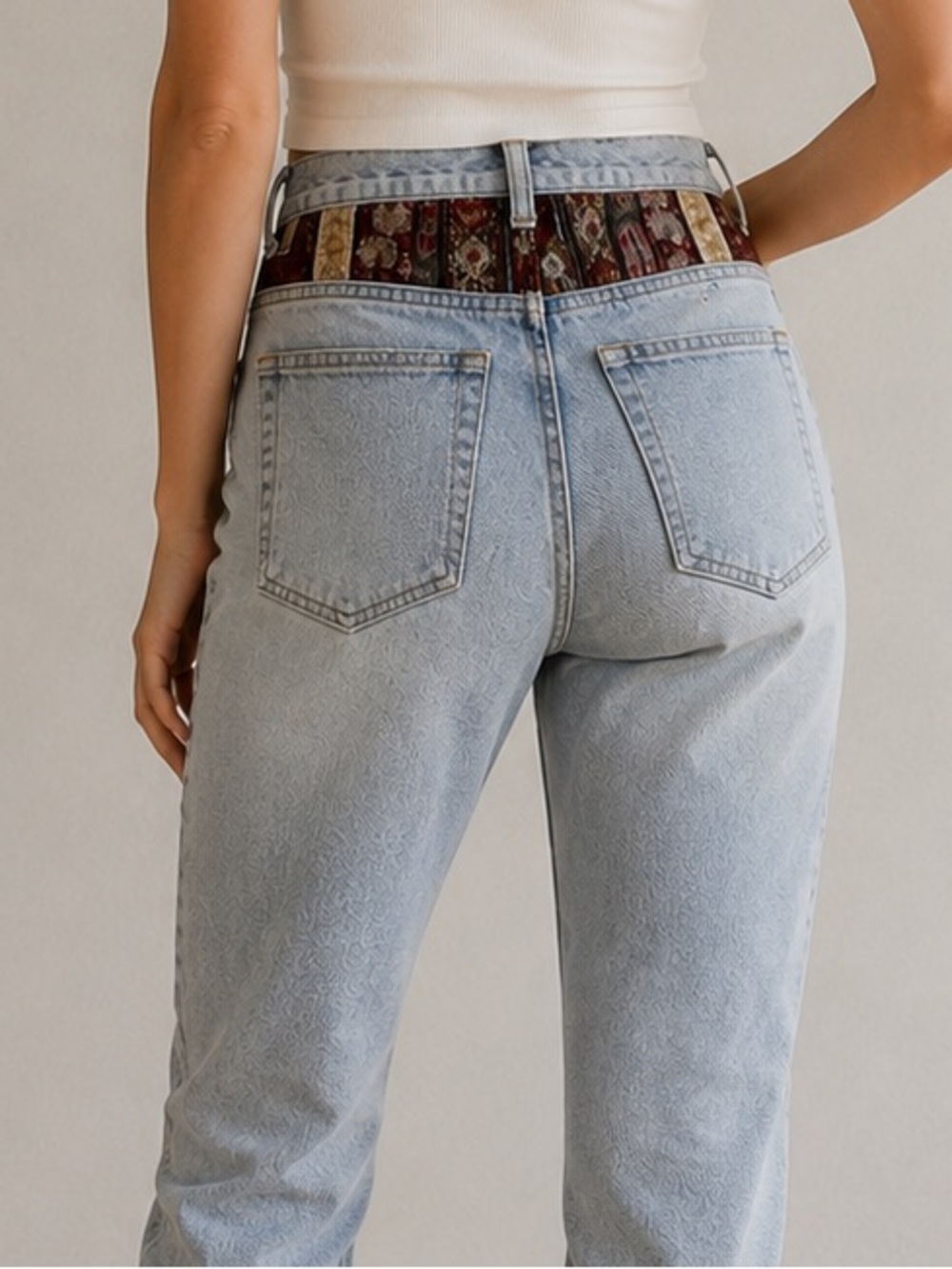 VTG 90s High Rise Tapered Mom Jeans SZ 10 Light Wash Tapestry Trim Boho Western